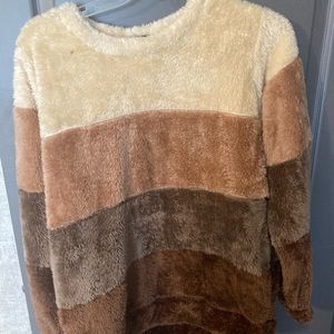 NWOT fuzzy sweater. Size medium.